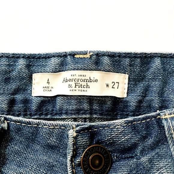 Abercrombie & Fitch Low Rise Boyfriend Shorts - Picture 4 of 6